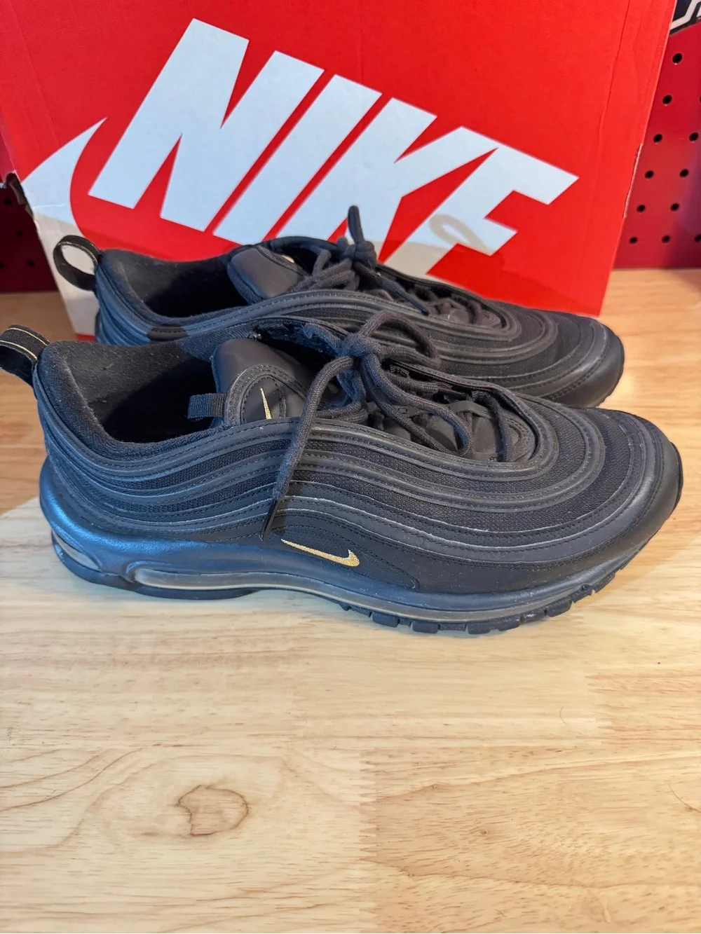 Nike Men’s Air Max 97 Black and Gold Size 10.5D
